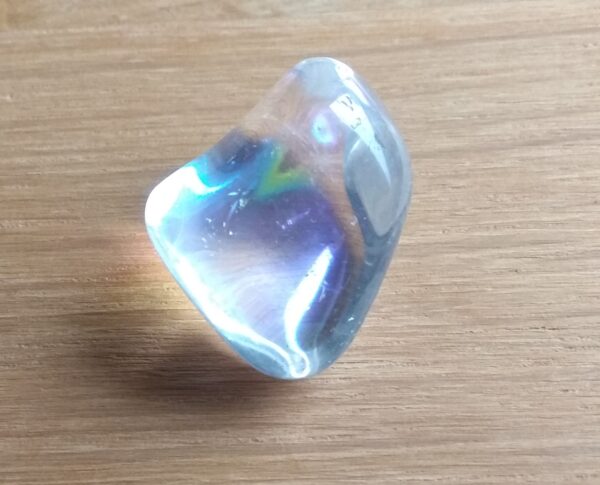 Tromlovaný oblázek aqua aura - Image 5
